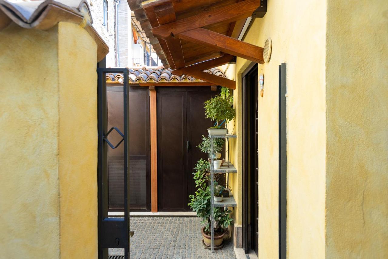 Casa Orsini, B&B And Winery Monterotondo  Buitenkant foto
